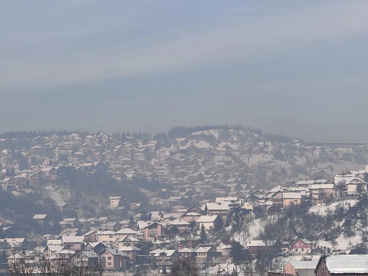U BiH danas hladno i oblačno vrijeme: Najavljene kiše i susnježica