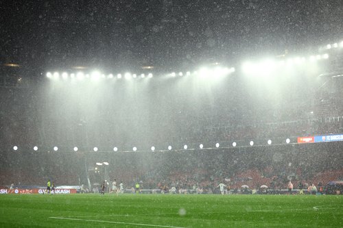 Soccer Football - LaLiga - FC Barcelona v Real Oviedo - Spotify Camp Nou, Barcelona, Spain - January 25, 2026 General view of rain falling during the match REUTERS/Albert Gea