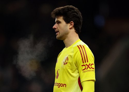 Soccer Football - Premier League - Burnley v Manchester United - Turf Moor, Burnley, Britain - January 7, 2026 Manchester United's Senne Lammens REUTERS/Russell Cheyne EDITORIAL USE ONLY. NO USE WITH UNAUTHORIZED AUDIO, VIDEO, DATA, FIXTURE LISTS, CLUB/LE