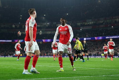 Soccer Football - UEFA Champions League - Arsenal v Kairat - Emirates Stadium, London, Britain - January 28, 2026 Arsenal's Viktor Gyokeres celebrates scoring their first goal with Arsenal's Noni Madueke REUTERS/Hannah Mckay