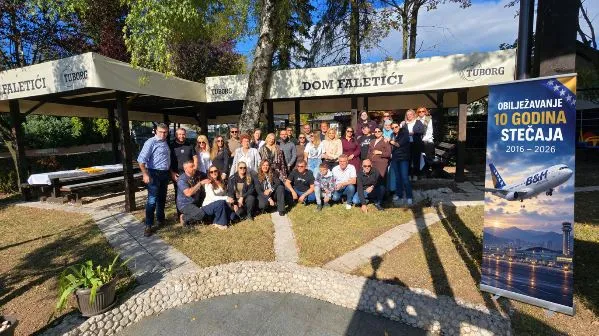 Radnici B&H Airlinesa ironično obilježili 10 godina stečaja: Plate još uvijek nisu isplaćene, duguju i doprinose