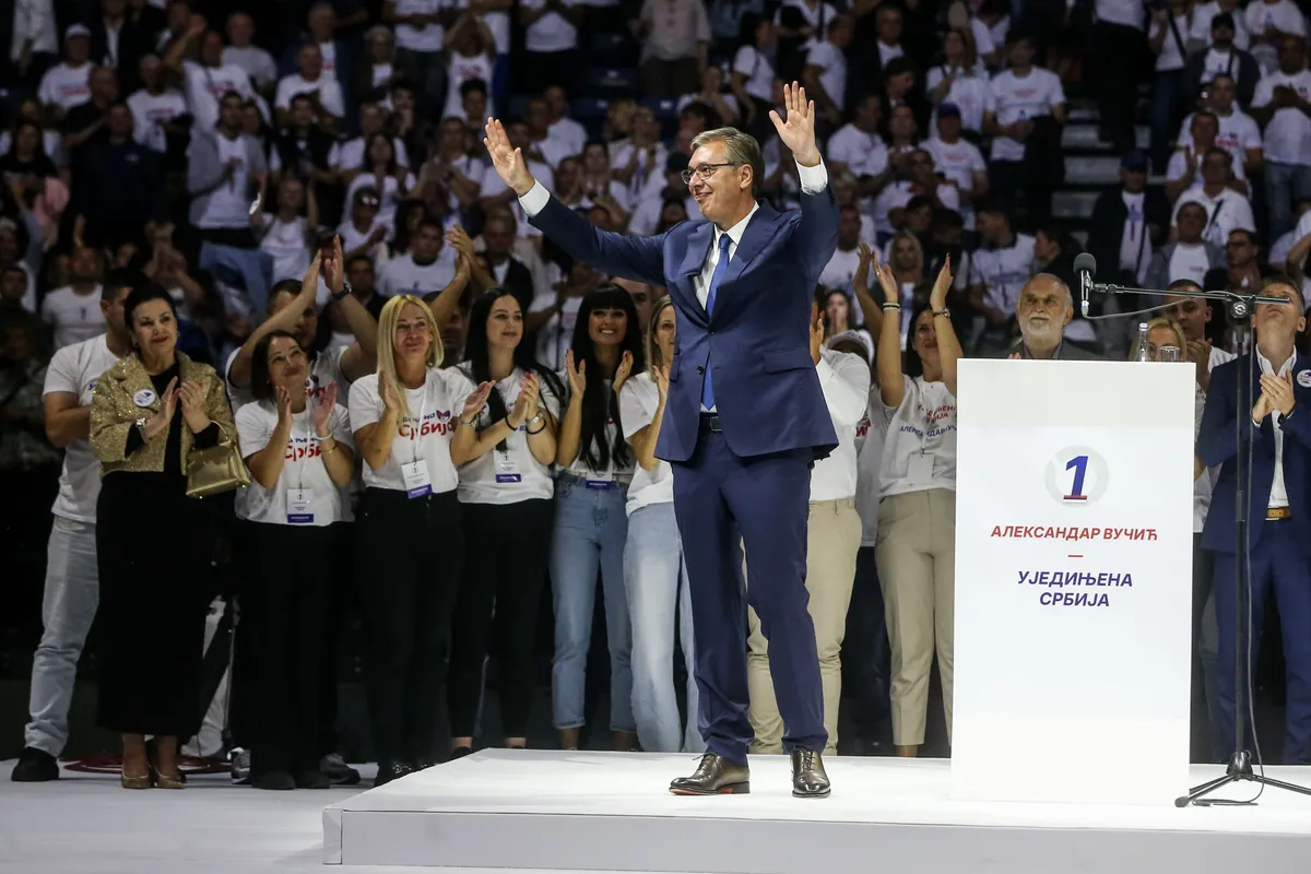 Vučić s predizbornog skupa poručio da Srbija nastavlja EU put bez uvođenja sankcija Rusiji: "Nećemo gaziti tradicionalna prijateljstva"