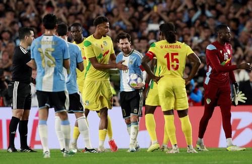 2026-10-07T013223Z_35973025_UP1EMA7049XR8_RTRMADP_3_SOCCER-FRIENDLY-ARG-BEN