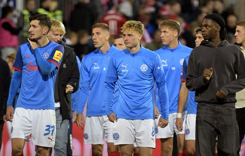 Bundesliga - Holstein Kiel v Bayern Munich