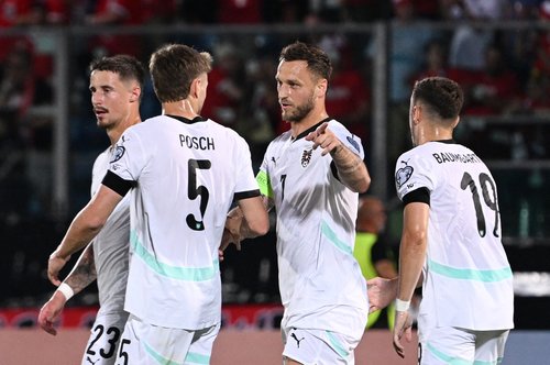 2025-06-10T190848Z_1105351194_UP1EL6A1H6MSD_RTRMADP_3_SOCCER-WORLDCUP-SMR-AUT-REPORT