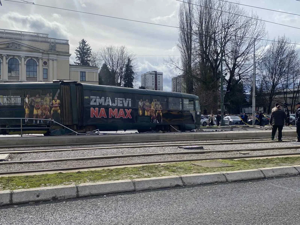 Nakon nesreće u centru Sarajeva: Zašto tramvaj može iskočiti iz šina?