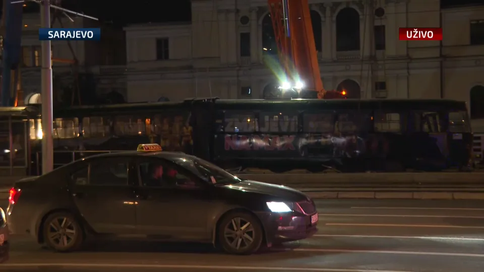 VIDEO Počele uklanjanje tramvaja s glavne saobraćajnice u Sarajevu