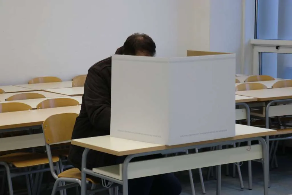 Sutra prijevremeni izbori za načelnika općine Vareš, izborna šutnja počela jutros u 7 sati