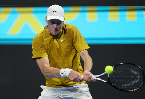 Tennis - Qatar Open - Khalifa International Tennis and Squash complex, Doha, Qatar - February 19, 2026 Italy's Jannik Sinner in action during his quarterfinal match against Czech Republic's Jakub Mensik REUTERS/Mohammed Salem