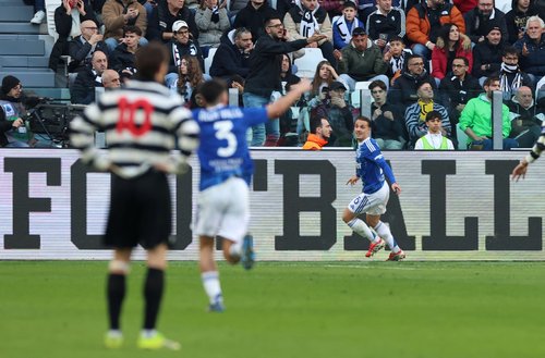 Soccer Football - Serie A - Juventus v Como - Allianz Stadium, Turin, Italy - February 21, 2026 Como's Maxence Caqueret celebrates scoring their second goal REUTERS/Ciro De Luca