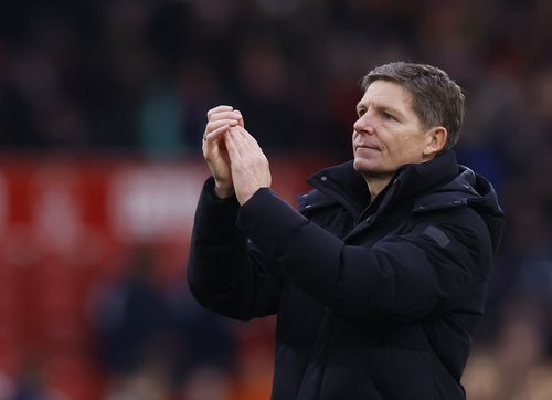 Soccer Football - Premier League - Nottingham Forest v Crystal Palace - The City Ground, Nottingham, Britain - February 1, 2026 Crystal Palace manager Oliver Glasner applauds fans after the match Action Images via Reuters/Andrew Couldridge EDITORIAL USE O