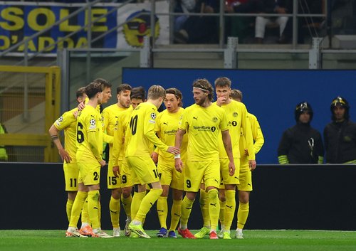 Soccer Football - UEFA Champions League - Play Off - Second Leg - Inter Milan v Bodo/Glimt - San Siro, Milan, Italy - February 24, 2026 Bodo/Glimt's Jens Petter Hauge celebrates scoring their first goal with teammates REUTERS/Claudia Greco
