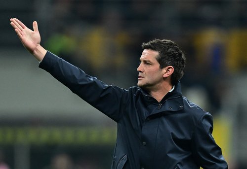Soccer Football - Serie A - Inter Milan v Juventus - San Siro, Milan, Italy - February 14, 2026 Inter Milan coach Cristian Chivu reacts REUTERS/Daniele Mascolo