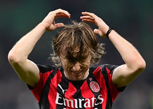2026-03-Soccer Football - Serie A - AC Milan v Inter Milan - San Siro, Milan, Italy - March 8, 2026 AC Milan's Luka Modric celebrates after the match REUTERS/Daniele Mascolo-ITALY-MIL-INT