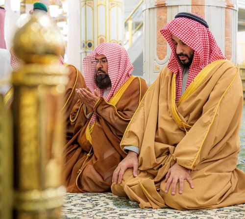 Saudi Crown Prince Mohammed bin Salman visits the Prophet's Mosque