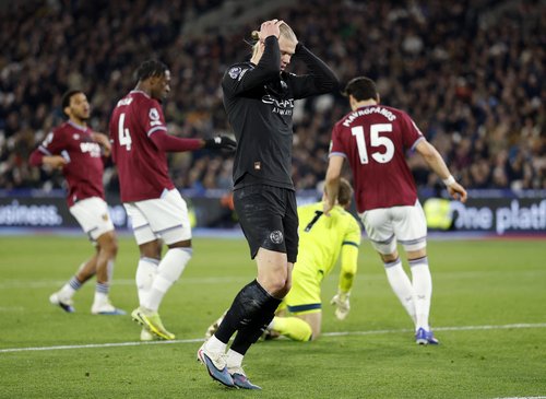 Soccer Football - Premier League - West Ham United v Manchester City -