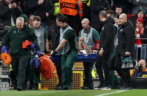Soccer Football - UEFA Champions League - Round 16 - Second Leg - Liverpool v Galatasaray - Anfield, Liverpool, Britain - March 18, 2026 Galatasaray's Noa Lang is stretchered off after sustaining an injury REUTERS/Phil Noble