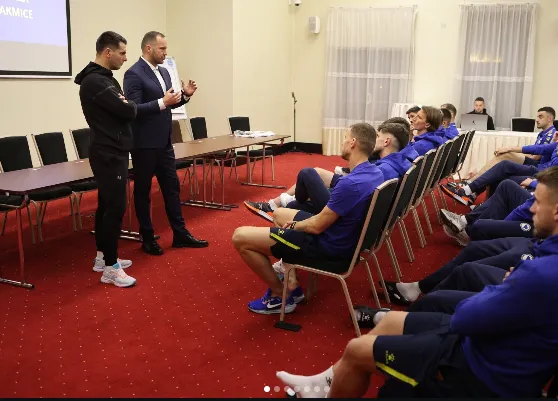 Zeljković posjetio Zmajeve pred baraž: Poruka podrške i zajedništva uoči duela s Velsom