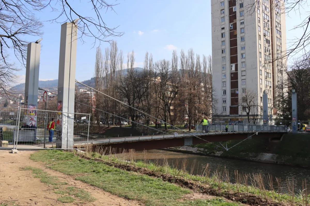 Tragedija u Sarajevu: Preminula žena koja je upala u Miljacku kod mosta Ars Aevi