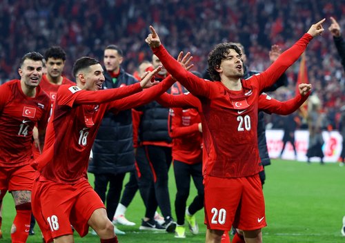 Soccer Football - FIFA World Cup - UEFA Qualifiers - Semi Final - Turkey v Romania -