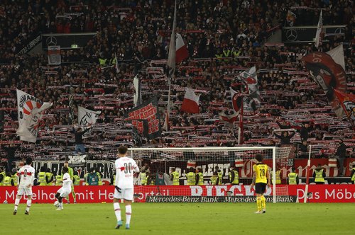 Bundesliga - VfB Stuttgart v Borussia Dortmund