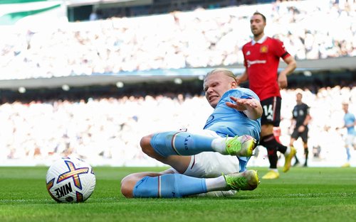 Premier League - Manchester City v Manchester United