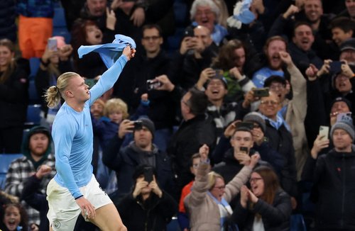 Premier League - Manchester City v Fulham