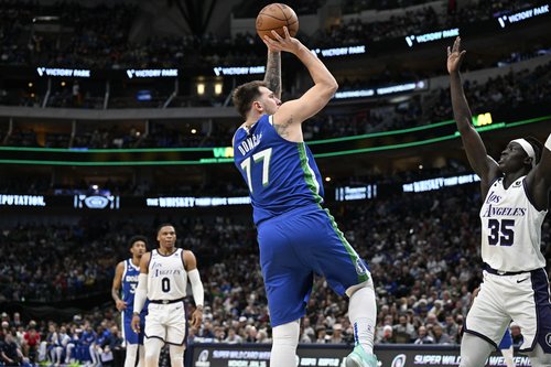 NBA: Los Angeles Lakers at Dallas Mavericks