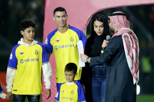 Al Nassr unveil new signing Cristiano Ronaldo