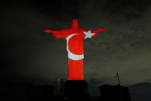 A tribute to the victims of the quake in Turkey and Syria, in Rio de Janeiro