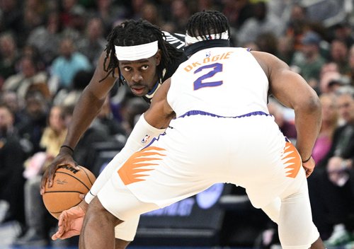 NBA: Phoenix Suns at Milwaukee Bucks