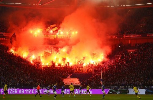 Bundesliga - Schalke 04 v Borussia Dortmund