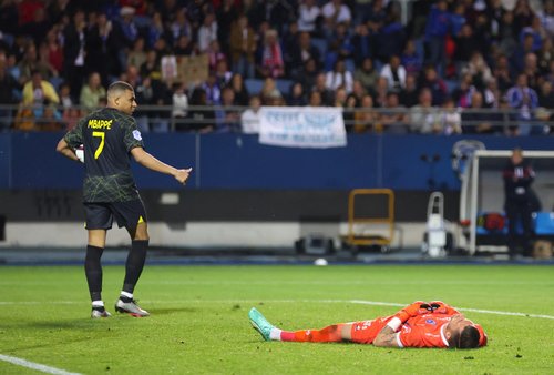 Ligue 1 - Troyes v Paris St. Germain