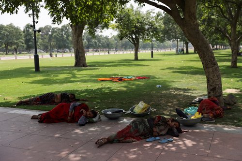 FILE PHOTO: Asia climate woes mount as heat shatters May records