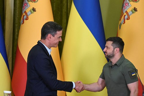 Spanish Prime Minister Sanchez and Ukraine's President Zelenskiy attend a press conference in Kyiv