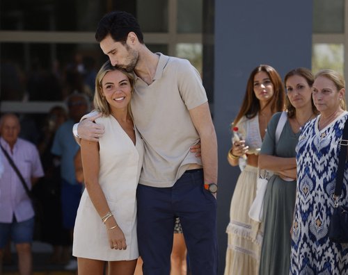 Paris St Germain goalkeeper Sergio Rico leaves hospital after accident