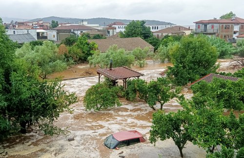 Storm hits central Greece