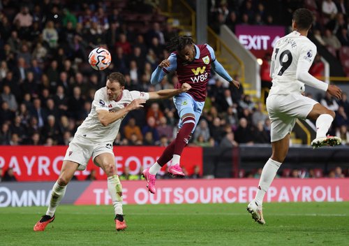 Premier League - Burnley v Manchester United