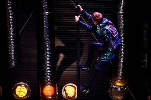 Cirque du Soleil show honors Messi in Buenos Aires