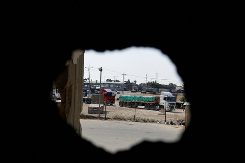 Trucks carrying aid arrive in Gaza