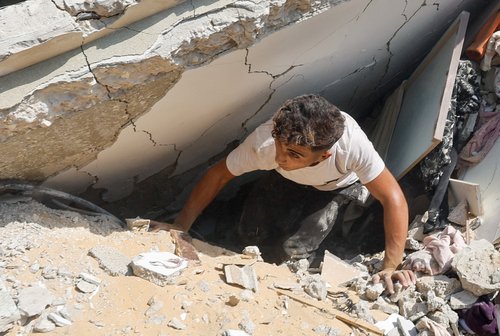 Aftermath of an Israeli strike in Khan Younis