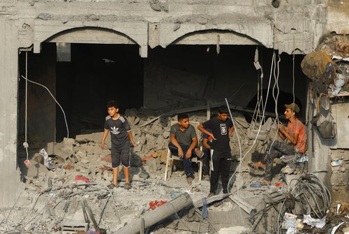 Aftermath of Israeli strikes in Khan Younis