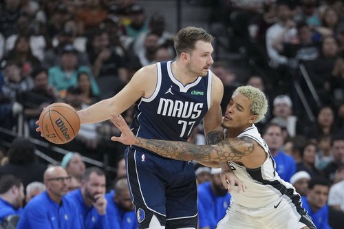 NBA: Dallas Mavericks at San Antonio Spurs