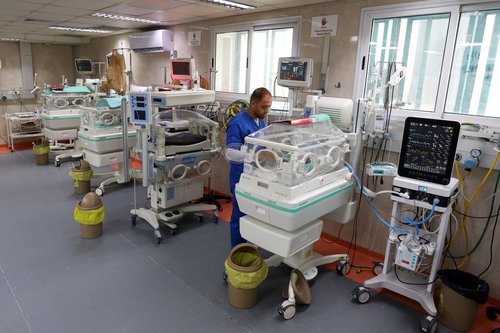 Doctors at Gaza neonatal intensive care unit warn of a 'huge catastrophe'