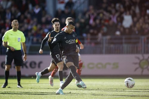 Ligue 1 - Brest v Paris St Germain