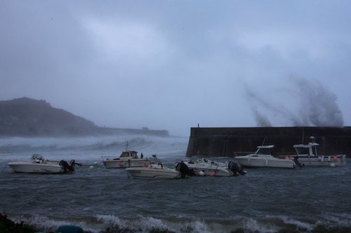 Storm Ciaran hits France