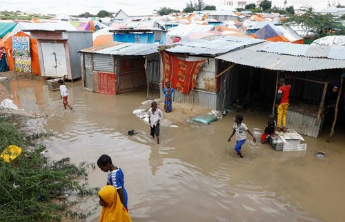 FILE PHOTO: Somalia floods kill 10, displace more than 113,000 a year after drought