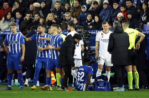 LaLiga - Deportivo Alaves v Real Madrid