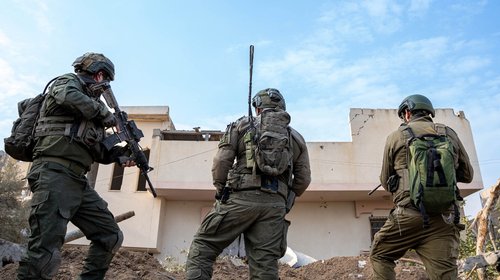 Israeli soldiers operate in Gaza