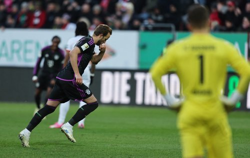 Bundesliga - FC Augsburg v Bayern Munich
